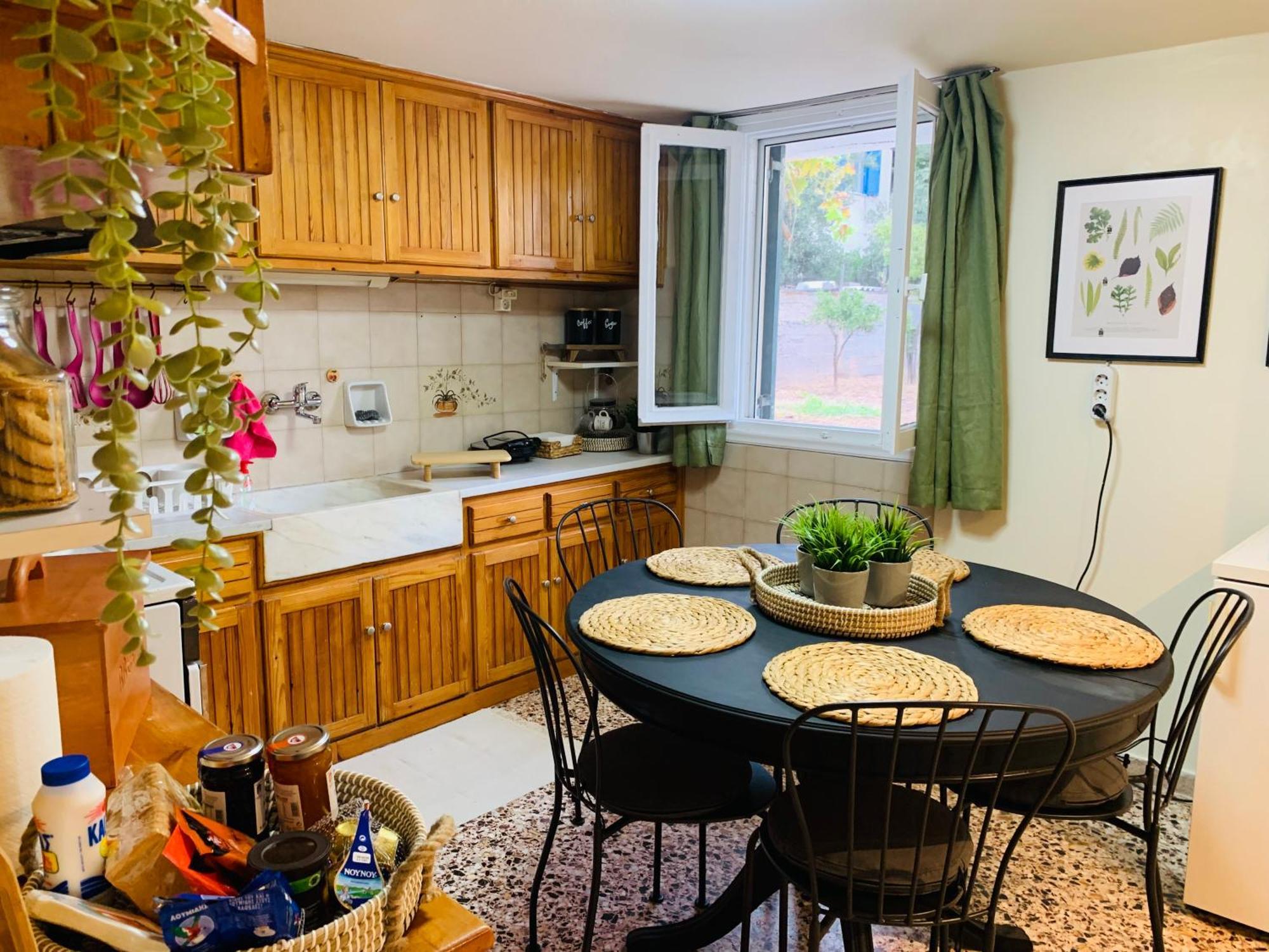 Airport Cottage House Артемида Екстериор снимка