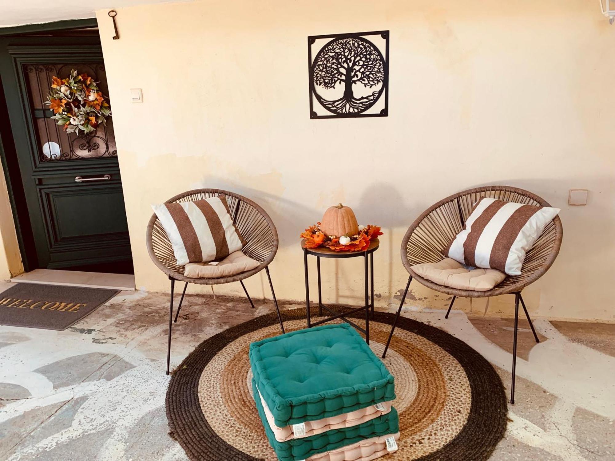 Airport Cottage House Артемида Екстериор снимка