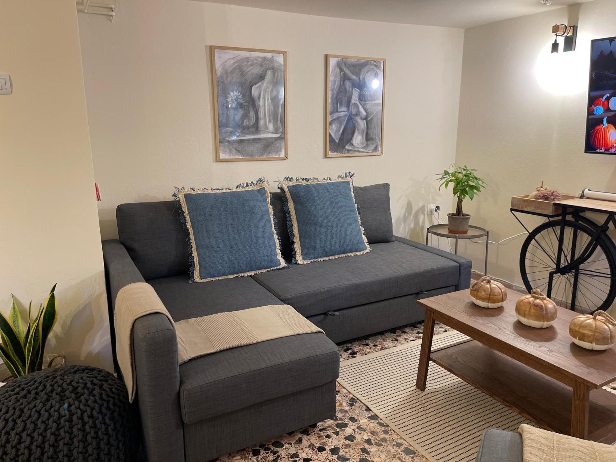 Airport Cottage House Артемида Екстериор снимка