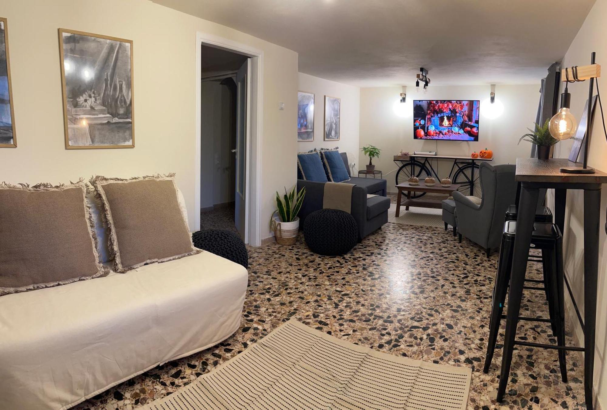 Airport Cottage House Артемида Екстериор снимка