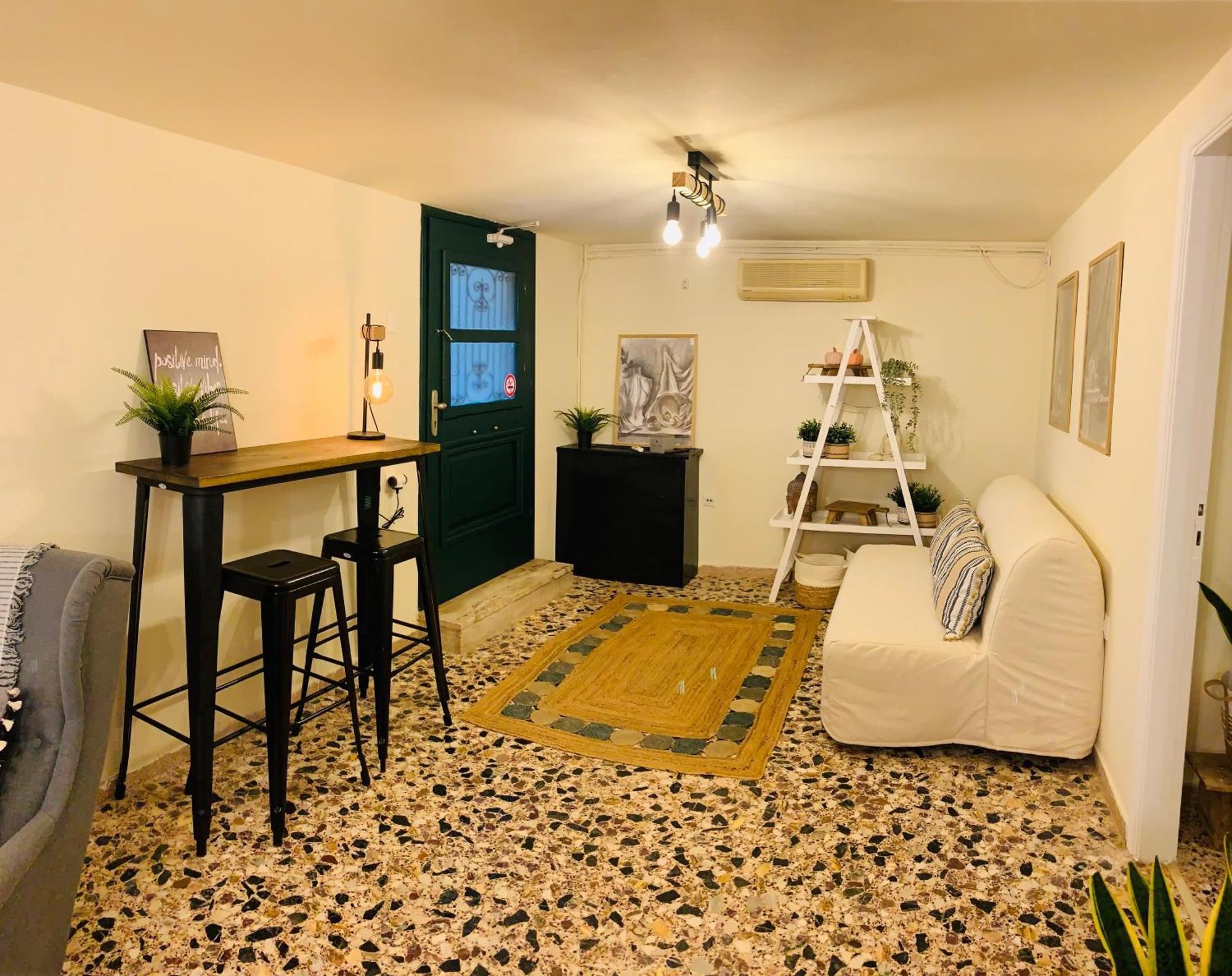 Airport Cottage House Артемида Екстериор снимка