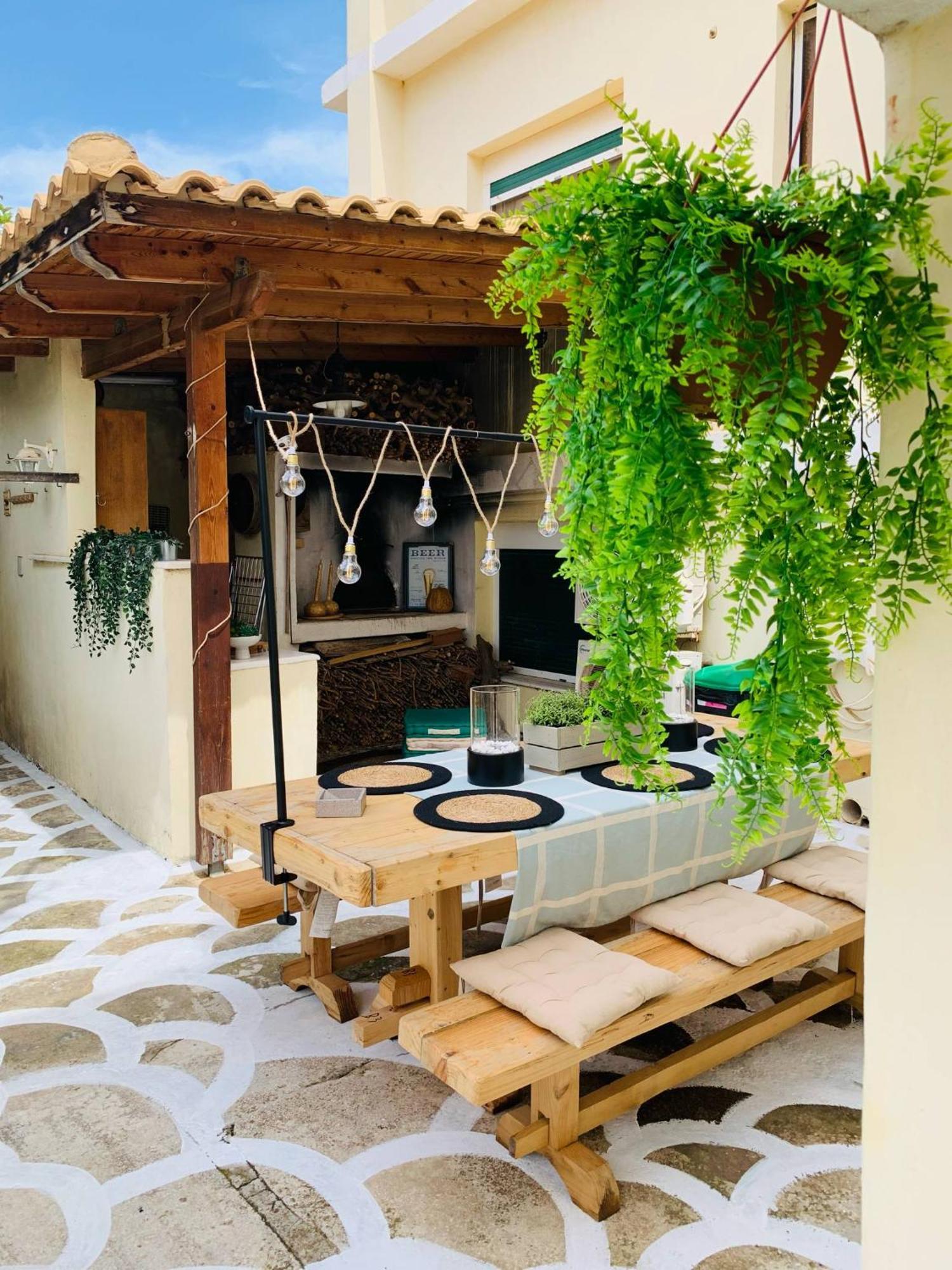 Airport Cottage House Артемида Екстериор снимка
